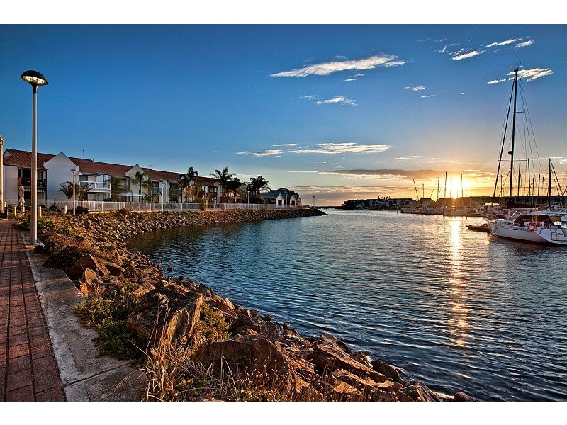 1/8 Coral Way, North Haven SA 5018