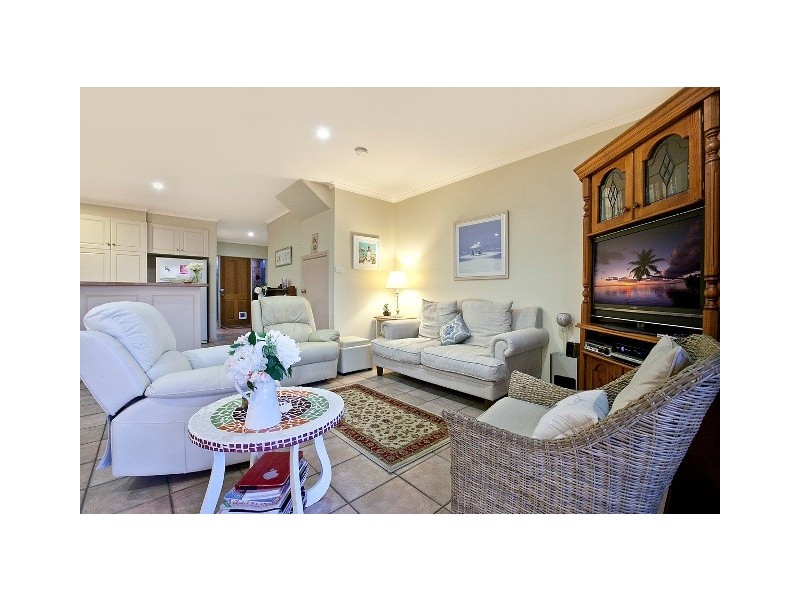 1/8 Coral Way, North Haven SA 5018