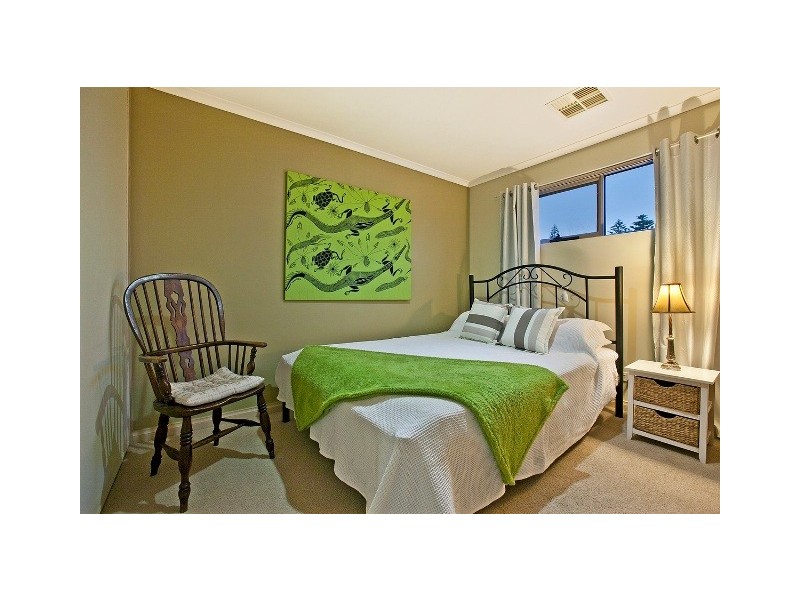 1/8 Coral Way, North Haven SA 5018