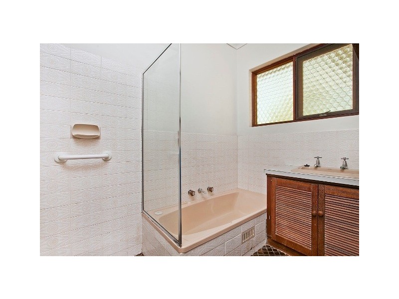 101 Warri Parri Drive, Flagstaff Hill SA 5159