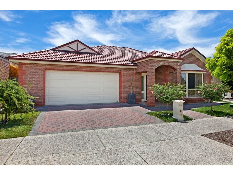 19 Weatherstone Crescent, Mawson Lakes SA 5095