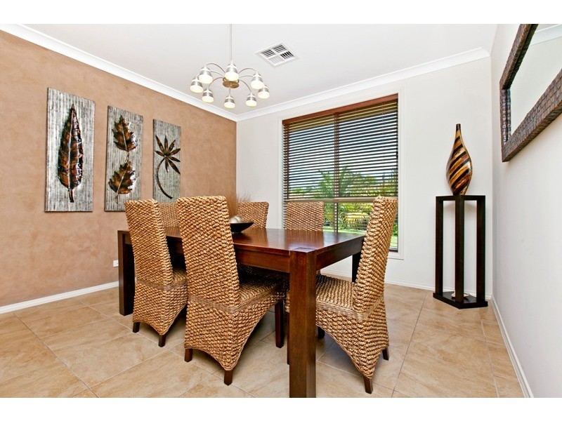 19 Weatherstone Crescent, Mawson Lakes SA 5095