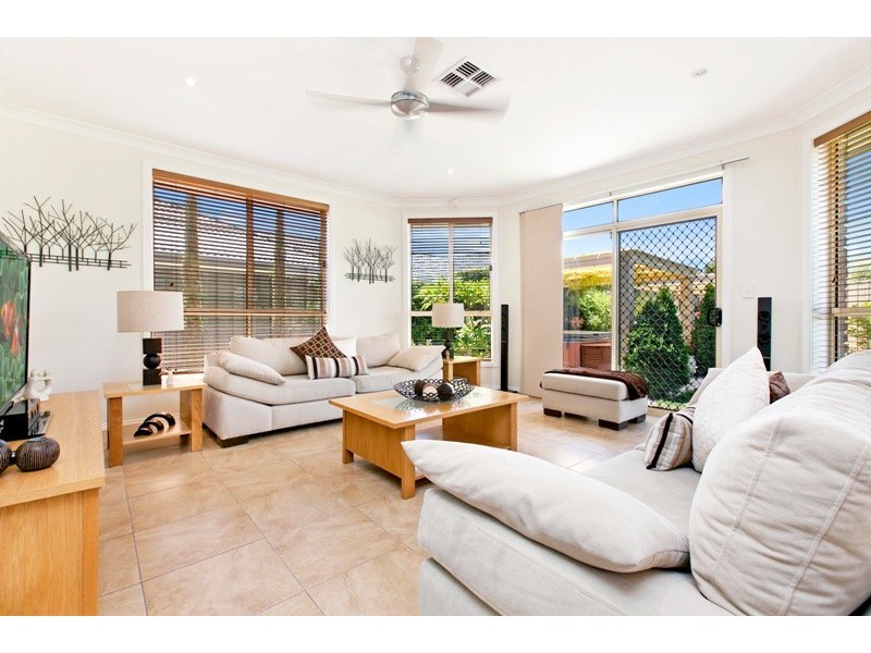 19 Weatherstone Crescent, Mawson Lakes SA 5095