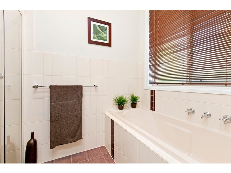 19 Weatherstone Crescent, Mawson Lakes SA 5095