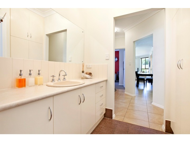 19 Weatherstone Crescent, Mawson Lakes SA 5095