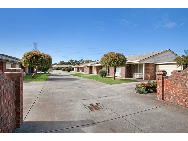 17/4  Clapton Drive, Paralowie SA 5108