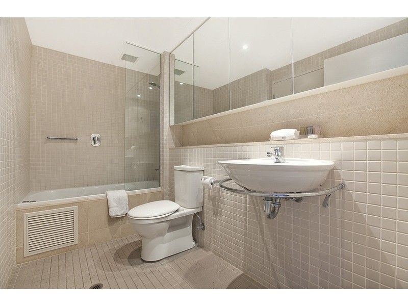 621/16  Holdfast Promenade, Glenelg SA 5045