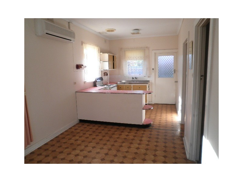 12 Avenue Road, Cumberland Park SA 5041