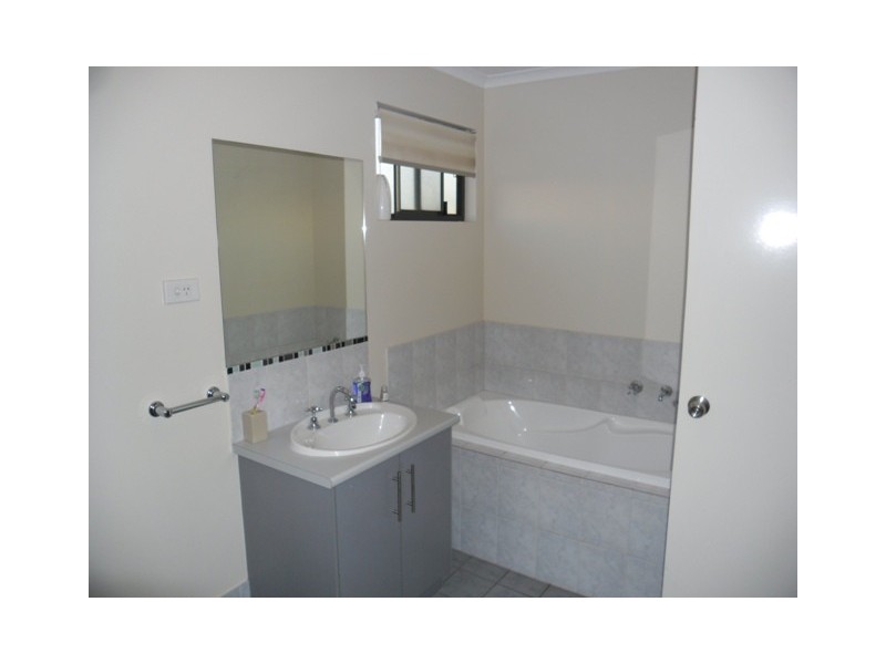 3 Hamra Drive, Smithfield SA 5114