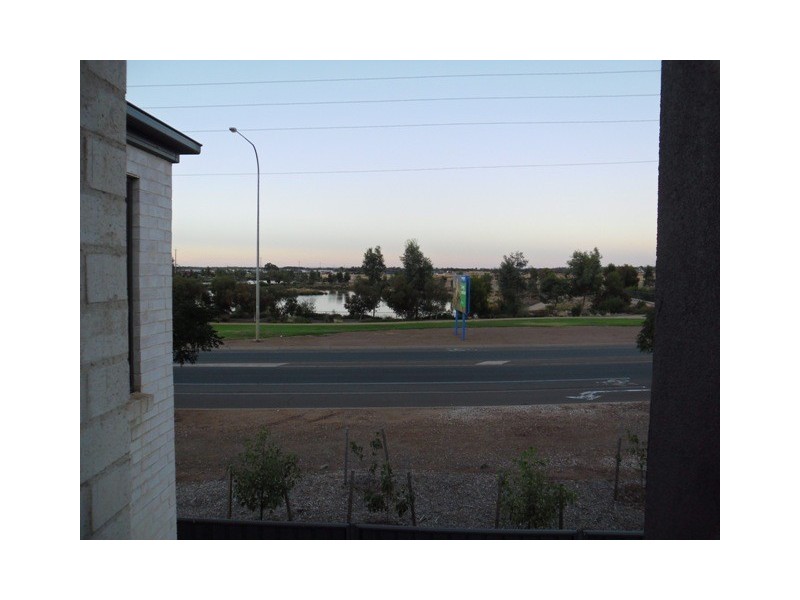 3 Hamra Drive, Smithfield SA 5114