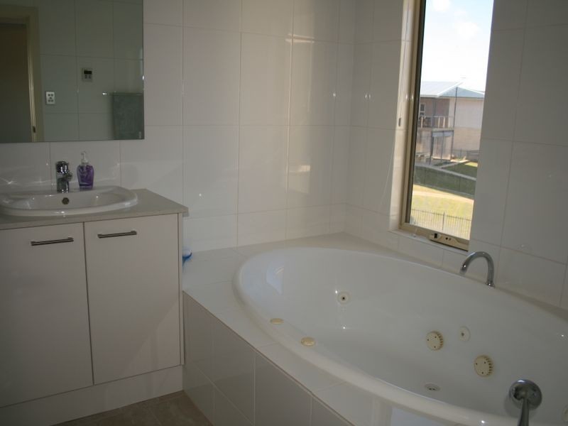 30 Marina Drive, Port Vincent SA 5581