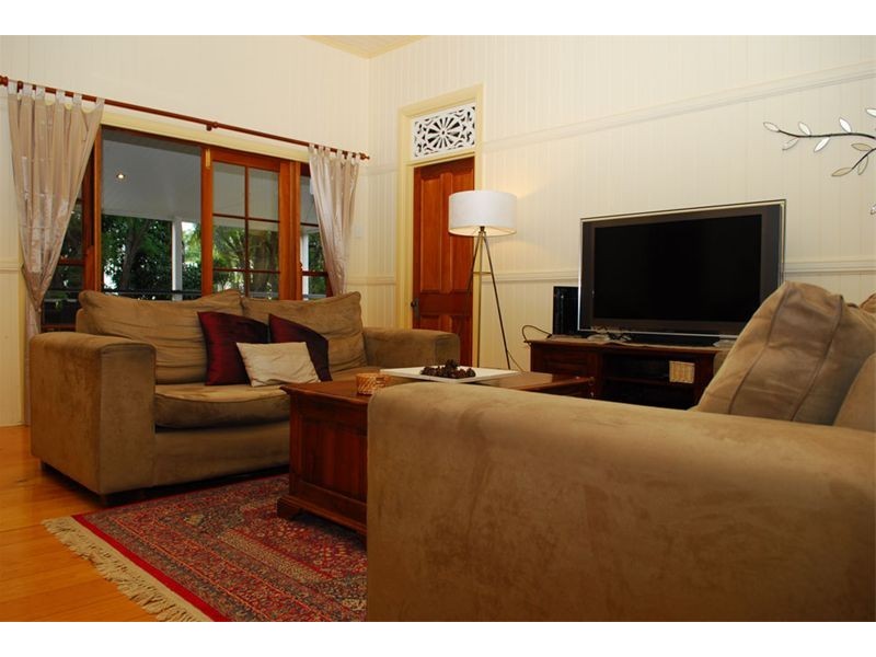 25 Thurso Street, North Booval QLD 4304