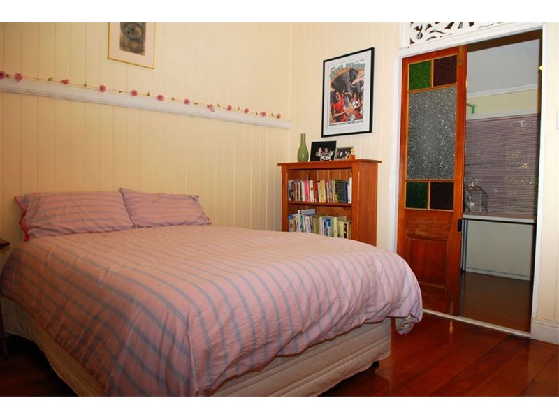25 Thurso Street, North Booval QLD 4304