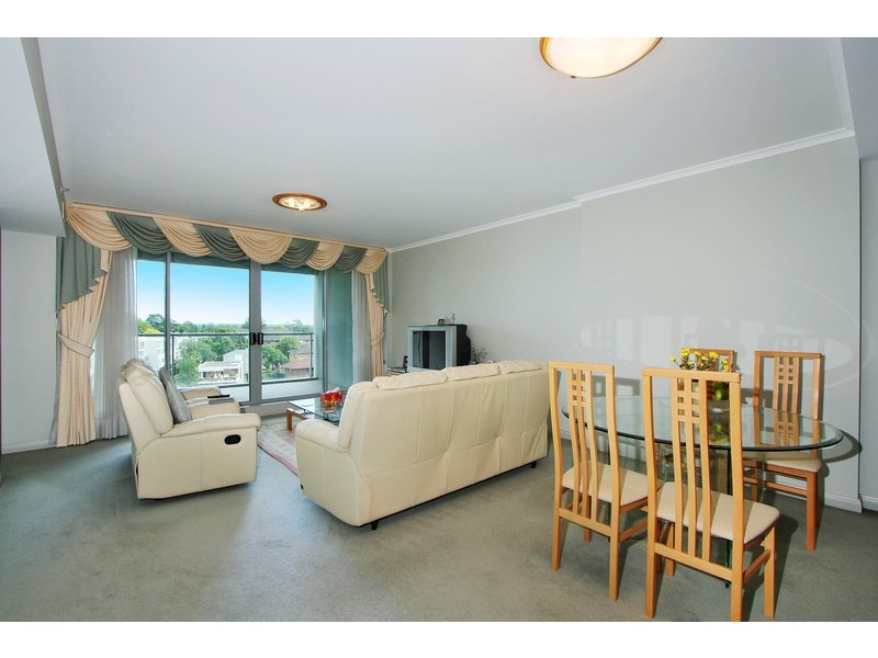 919/2A Help Street, Chatswood NSW 2067