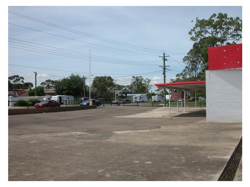 1 IRONBARK AVE, Camden NSW 2570