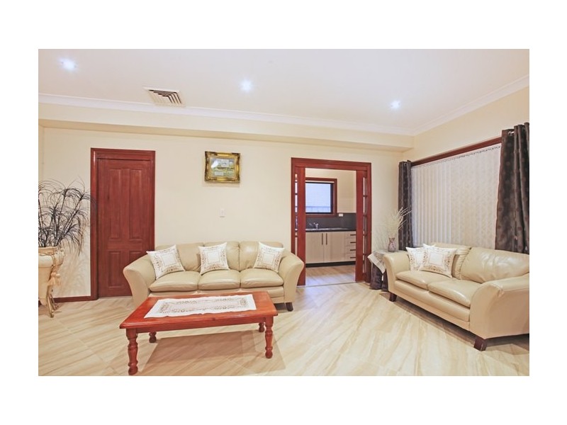 West Hoxton NSW 2171