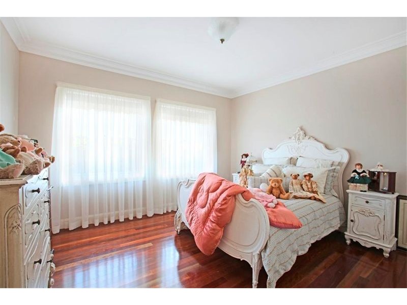Kirkham NSW 2570