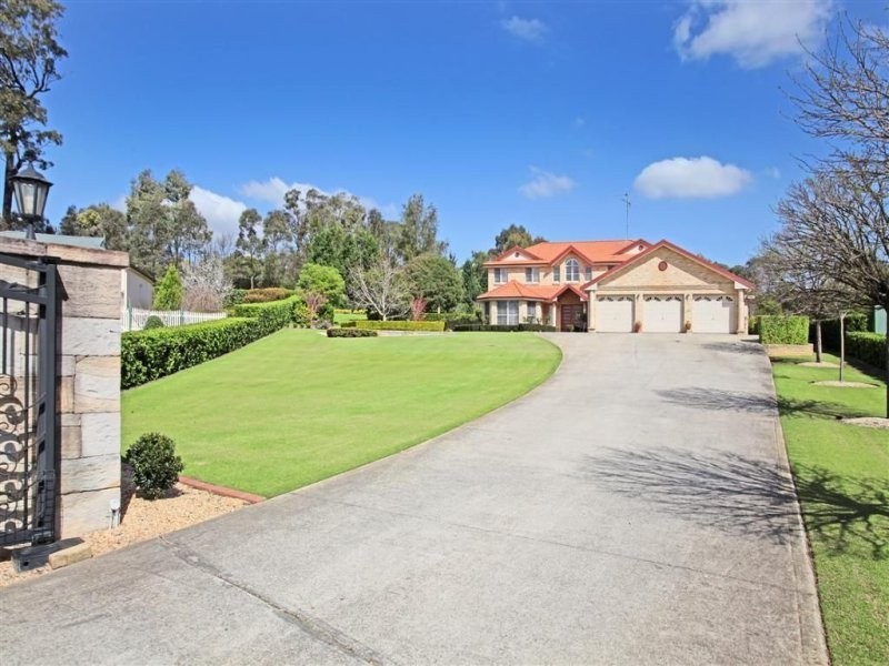 10 Aberfoyle Place, Grasmere NSW 2570