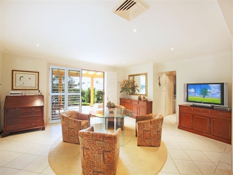 10 Aberfoyle Place, Grasmere NSW 2570