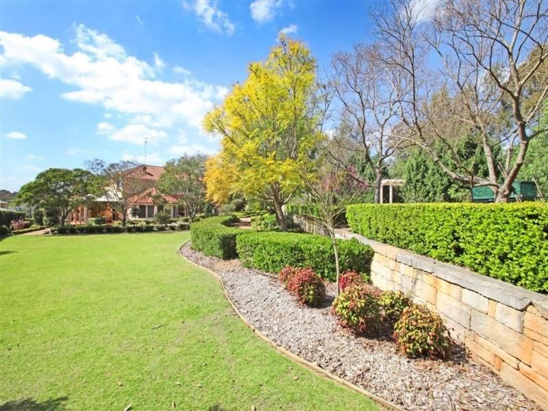 10 Aberfoyle Place, Grasmere NSW 2570