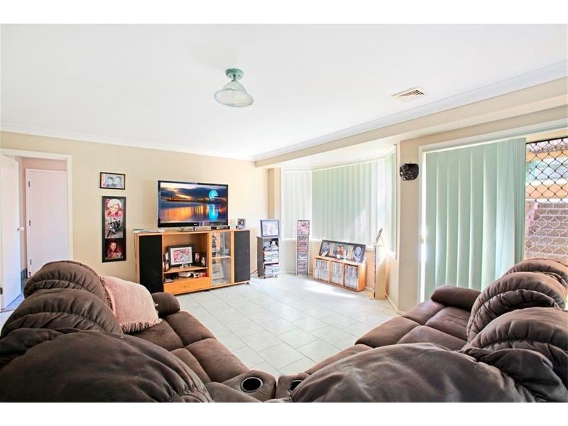 7 Smith Place, Mount Annan NSW 2567
