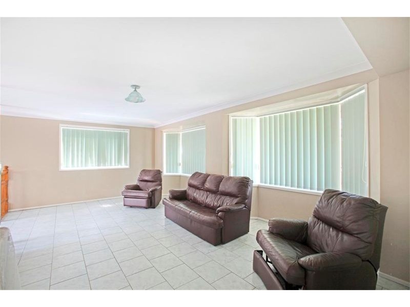 7 Smith Place, Mount Annan NSW 2567