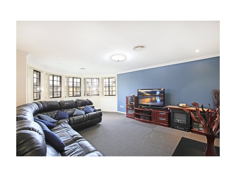 12 Garling Avenue, West Hoxton NSW 2171