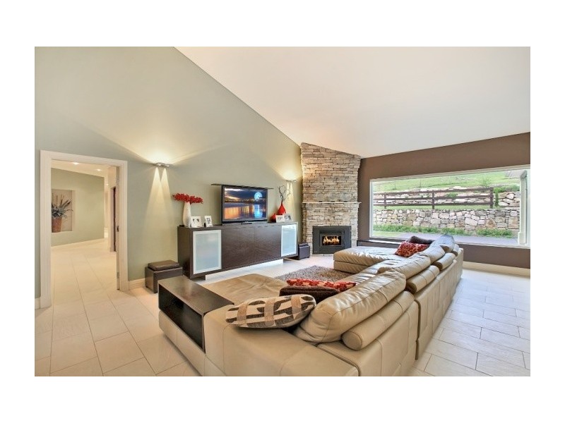9 The Glade, Kirkham NSW 2570