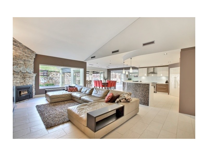 9 The Glade, Kirkham NSW 2570