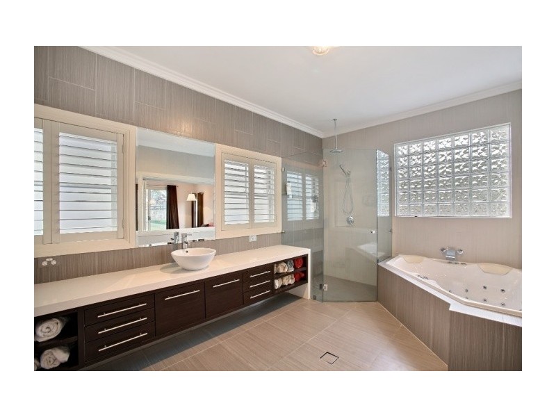 9 The Glade, Kirkham NSW 2570