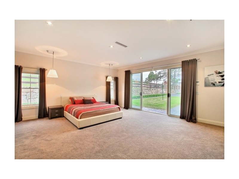 9 The Glade, Kirkham NSW 2570