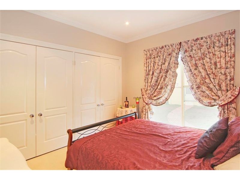 8 The Lanes, Kirkham NSW 2570