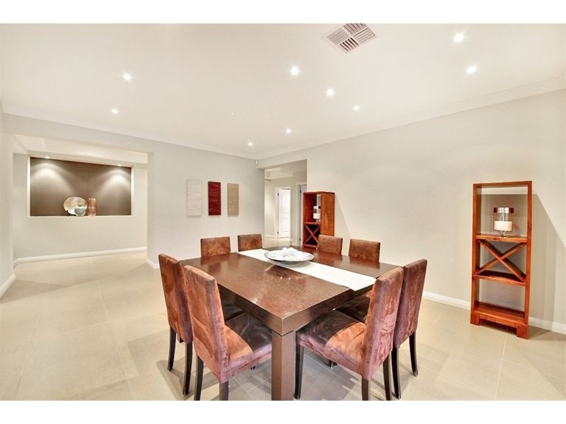 15 Harben  Vale Circuit, Grasmere NSW 2570