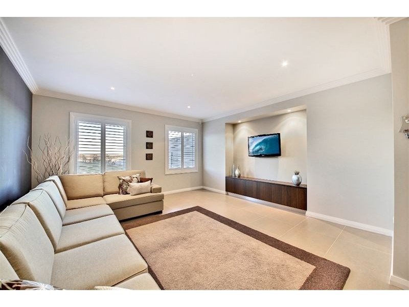 15 Harben  Vale Circuit, Grasmere NSW 2570