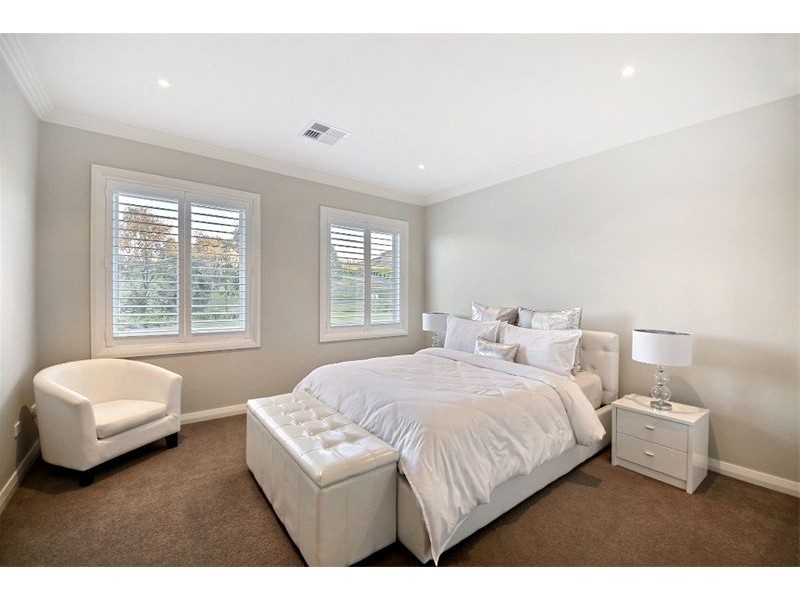 15 Harben  Vale Circuit, Grasmere NSW 2570