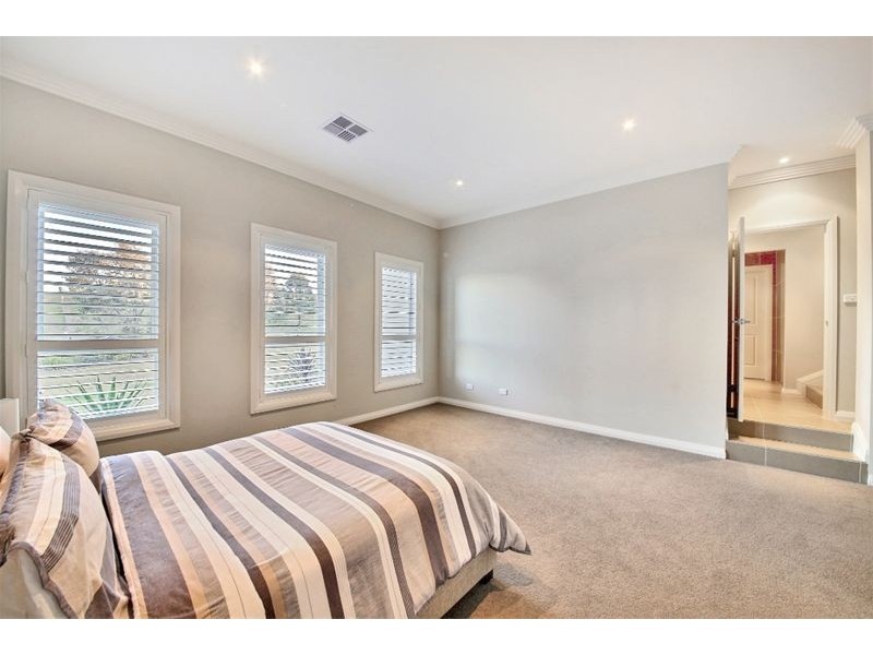 15 Harben  Vale Circuit, Grasmere NSW 2570