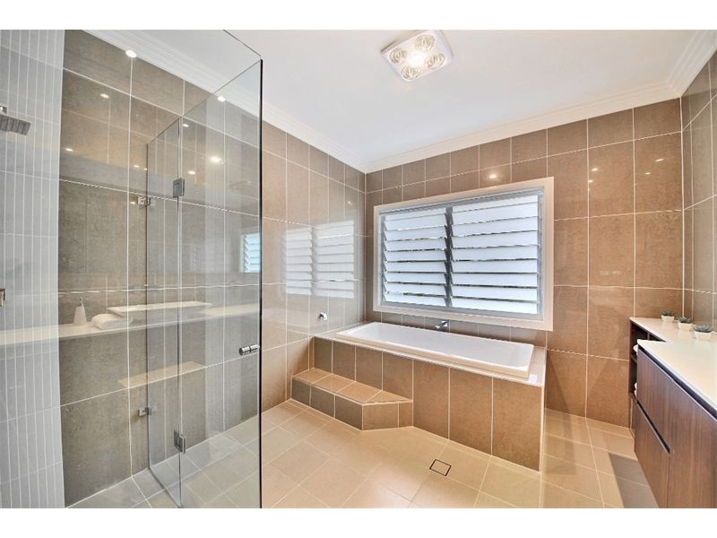 15 Harben  Vale Circuit, Grasmere NSW 2570