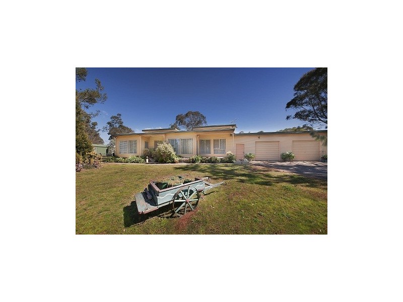 23 Barry Avenue, Catherine Field NSW 2557