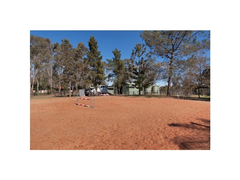 23 Barry Avenue, Catherine Field NSW 2557