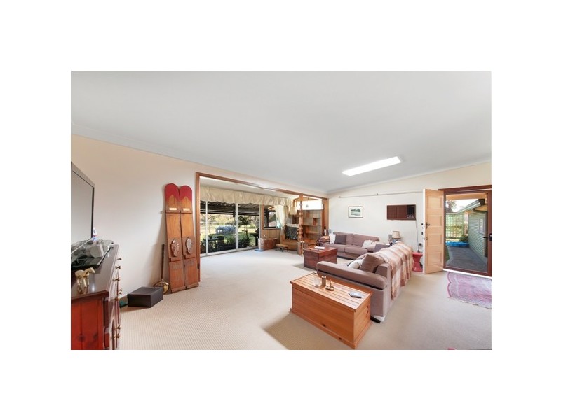 23 Barry Avenue, Catherine Field NSW 2557