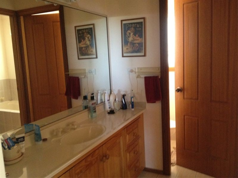 16 Thomas Laycock Place, Bringelly NSW 2556