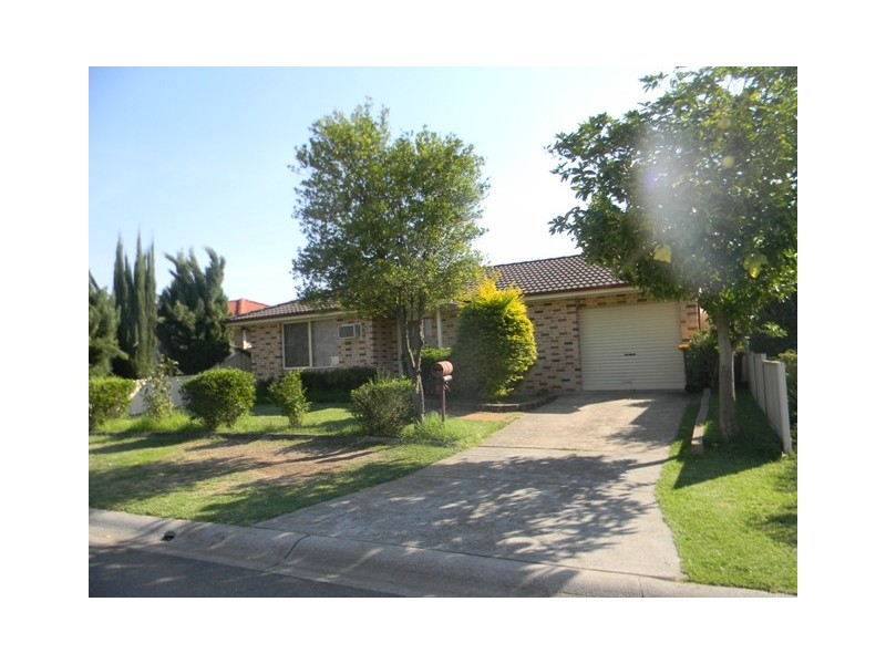 4 Nimbin Avenue, Hoxton Park NSW 2171