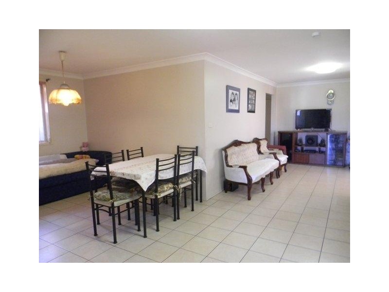 4 Nimbin Avenue, Hoxton Park NSW 2171