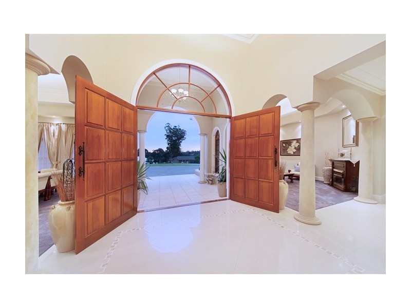 15 Pepperfields Place, Grasmere NSW 2570