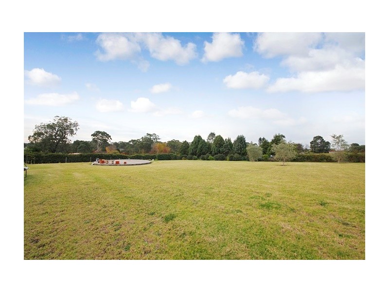 15 Pepperfields Place, Grasmere NSW 2570