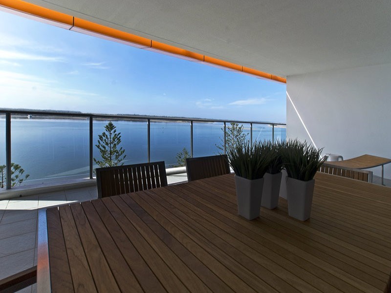 430 Marine Parade, Labrador QLD 4215