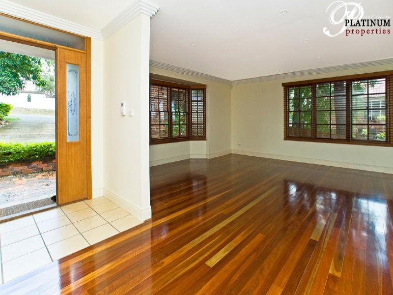 471A Pine Ridge Road, Runaway Bay QLD 4216