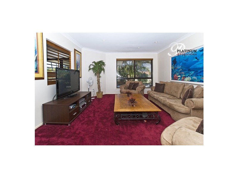 52 River Downs, Helensvale QLD 4212