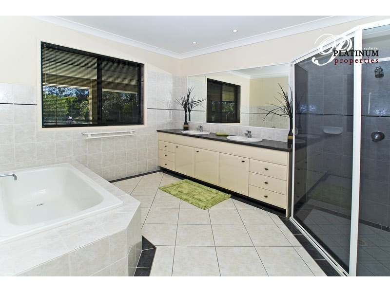 52 River Downs, Helensvale QLD 4212