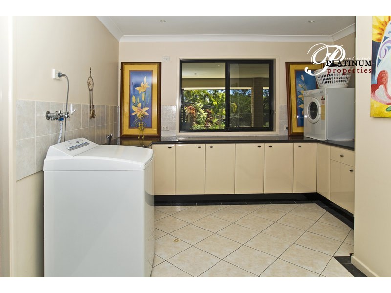 52 River Downs, Helensvale QLD 4212